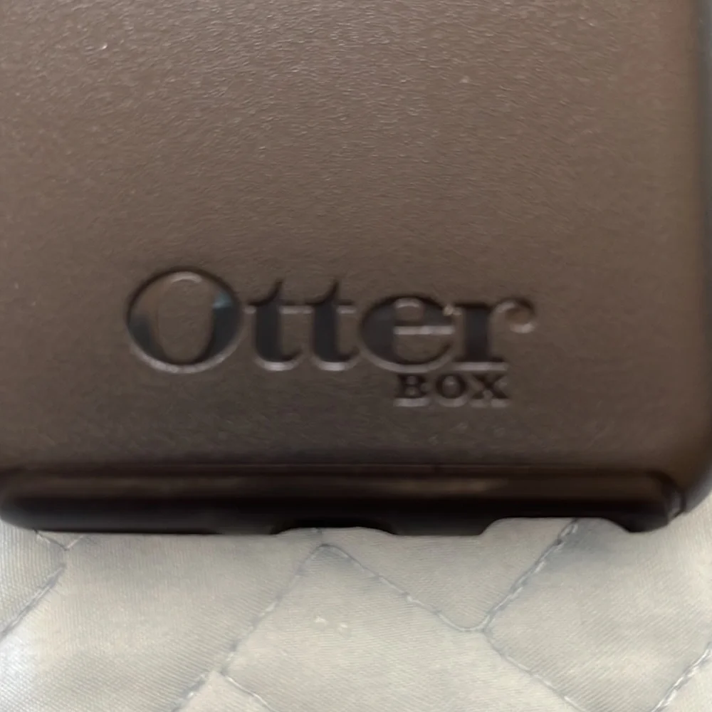 Otterbox Jimmycase Gently Used